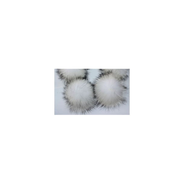 Stor VASKEBJRN dusk Hvit med svarte "spisser"